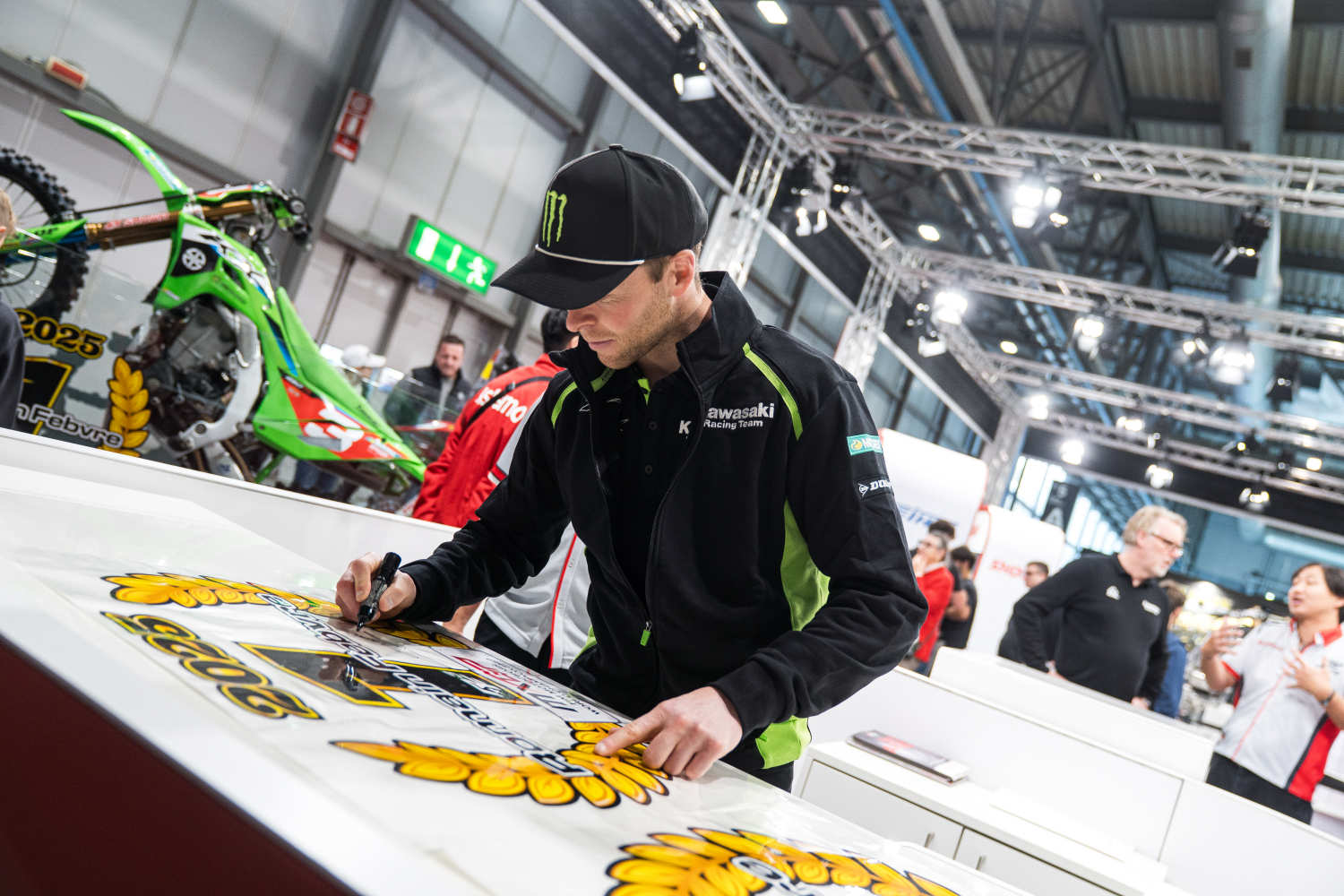 motoeauto-monsters-pilot-eicma-tradeshow-0